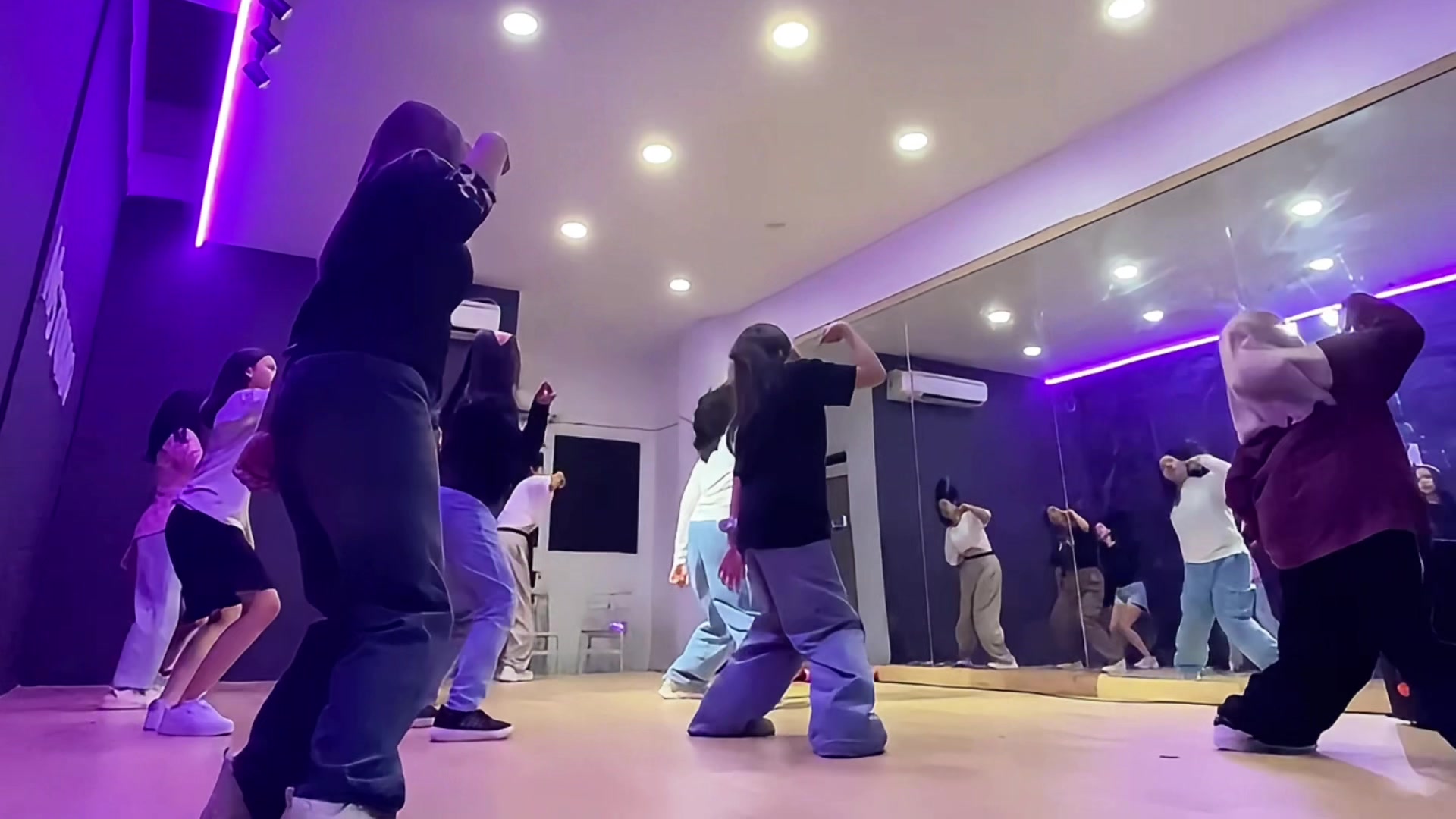 @vay_dance