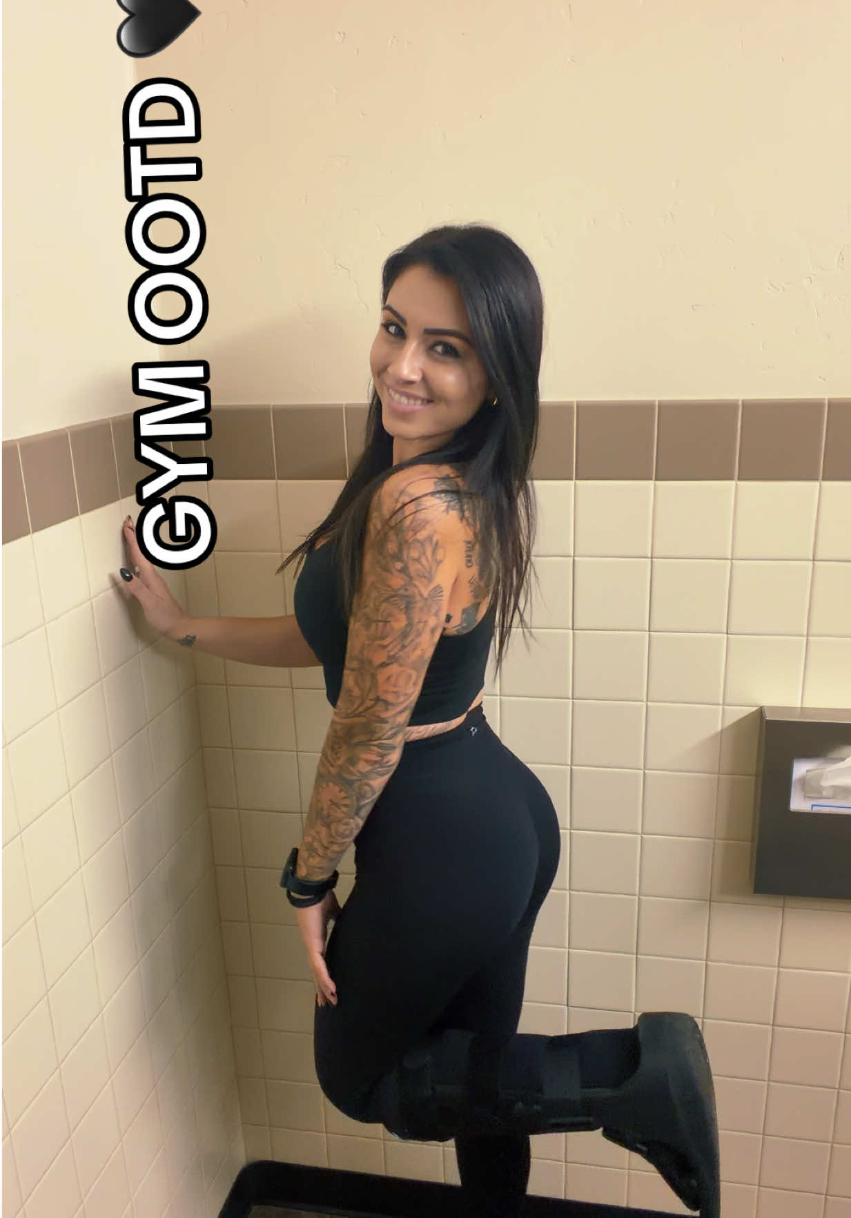 @KindafitKay | Tatted Fit Mom
