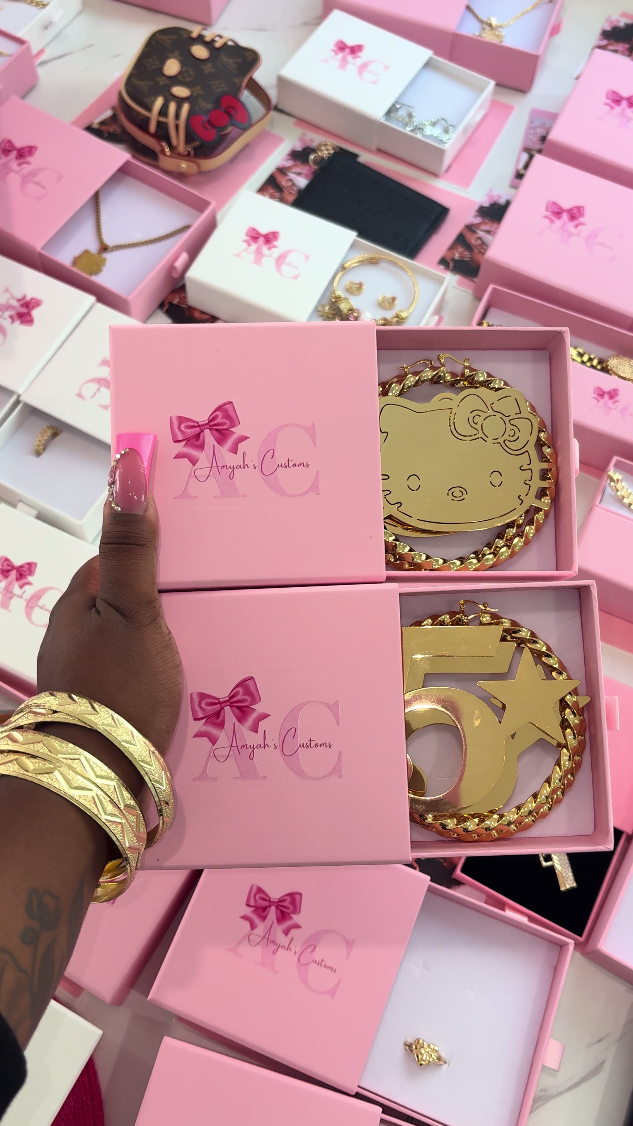@AMYAHSCUSTOMS 🎀
