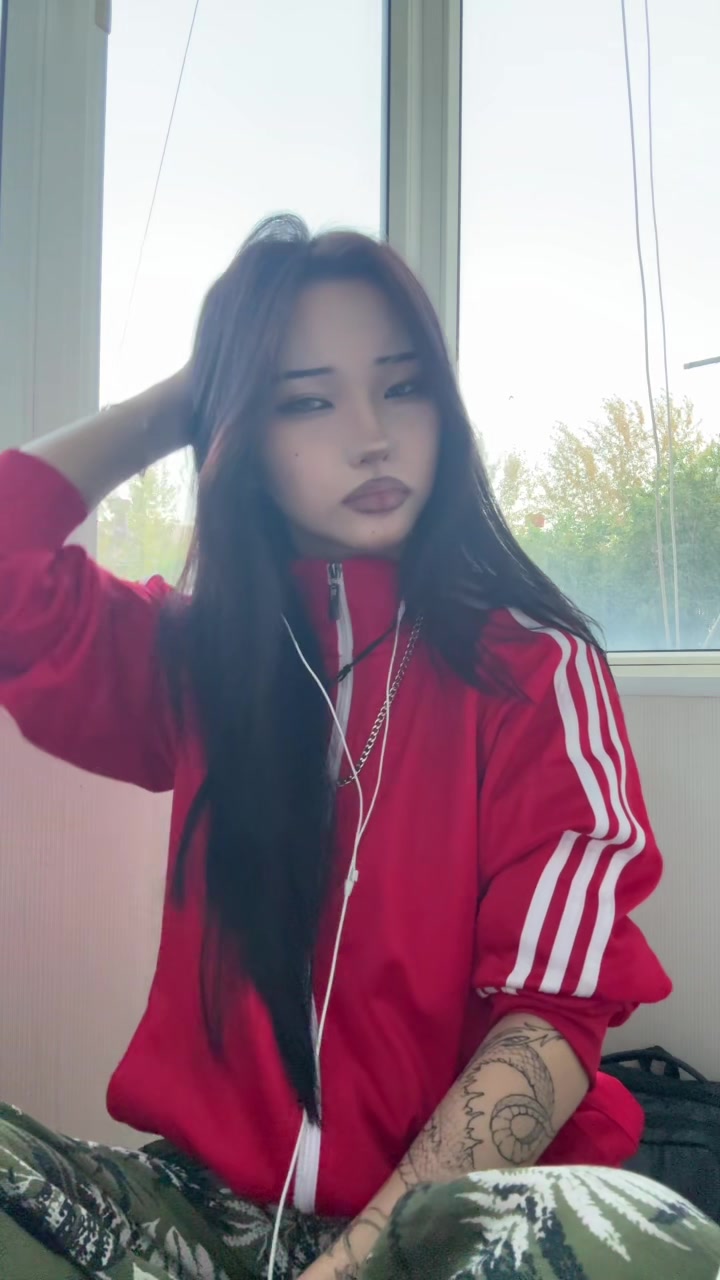 @Мия
