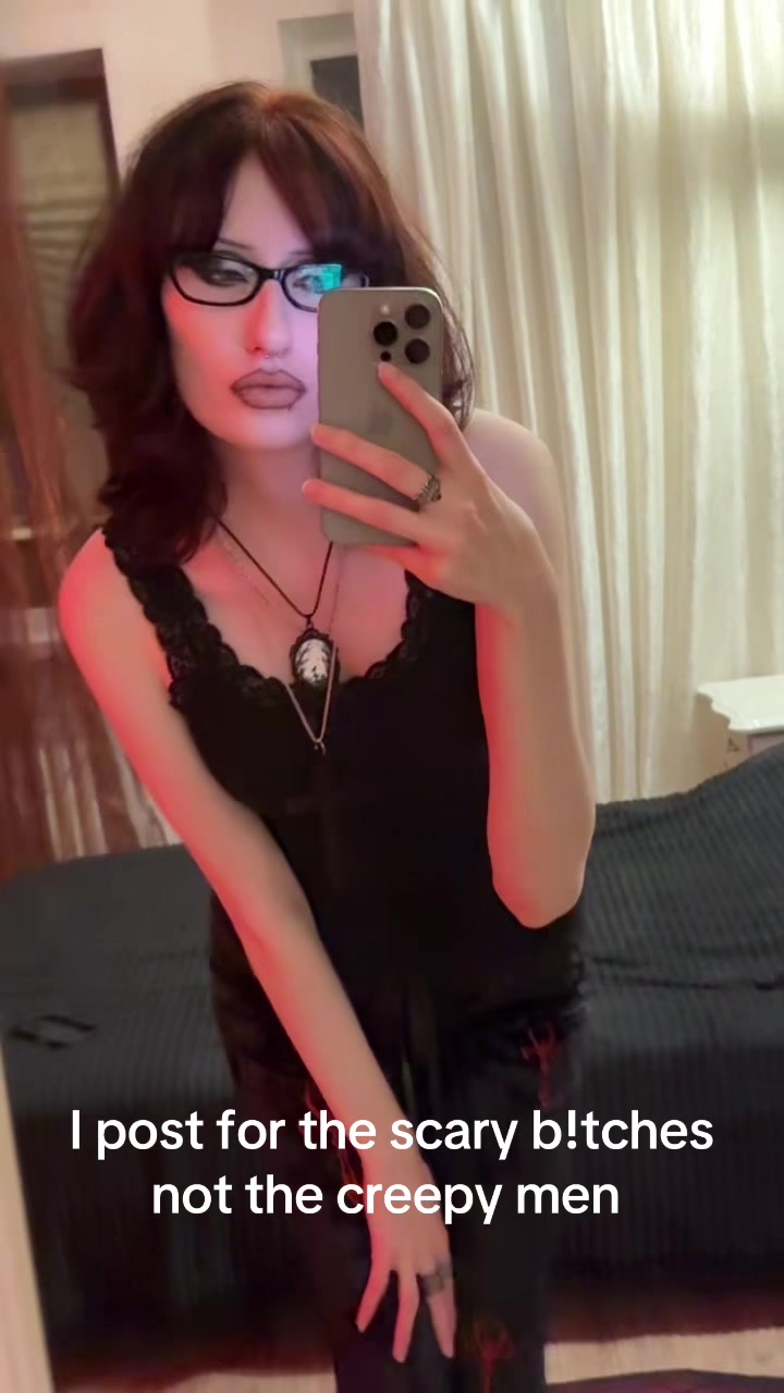 @🧛🏻♀️