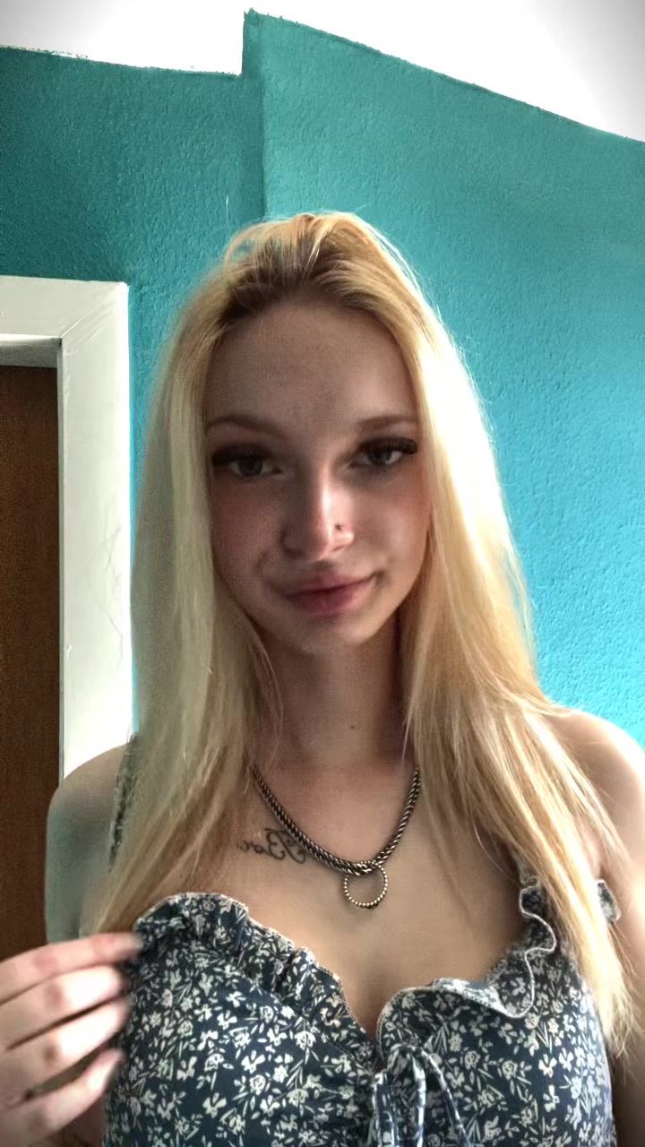 @💜😈𝙻𝚊𝚞𝚛𝚊💜😈