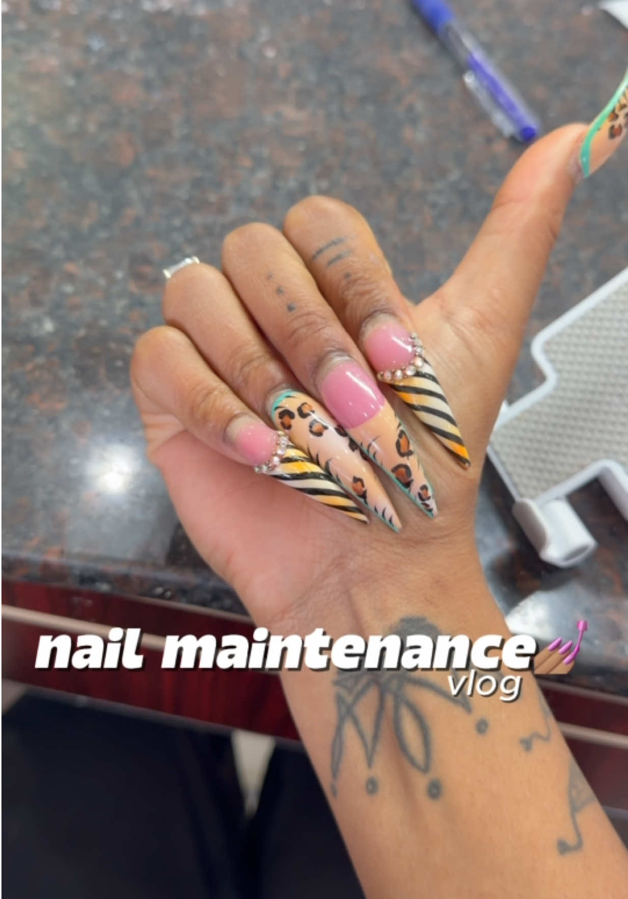 @JAY NOELLE🎀
