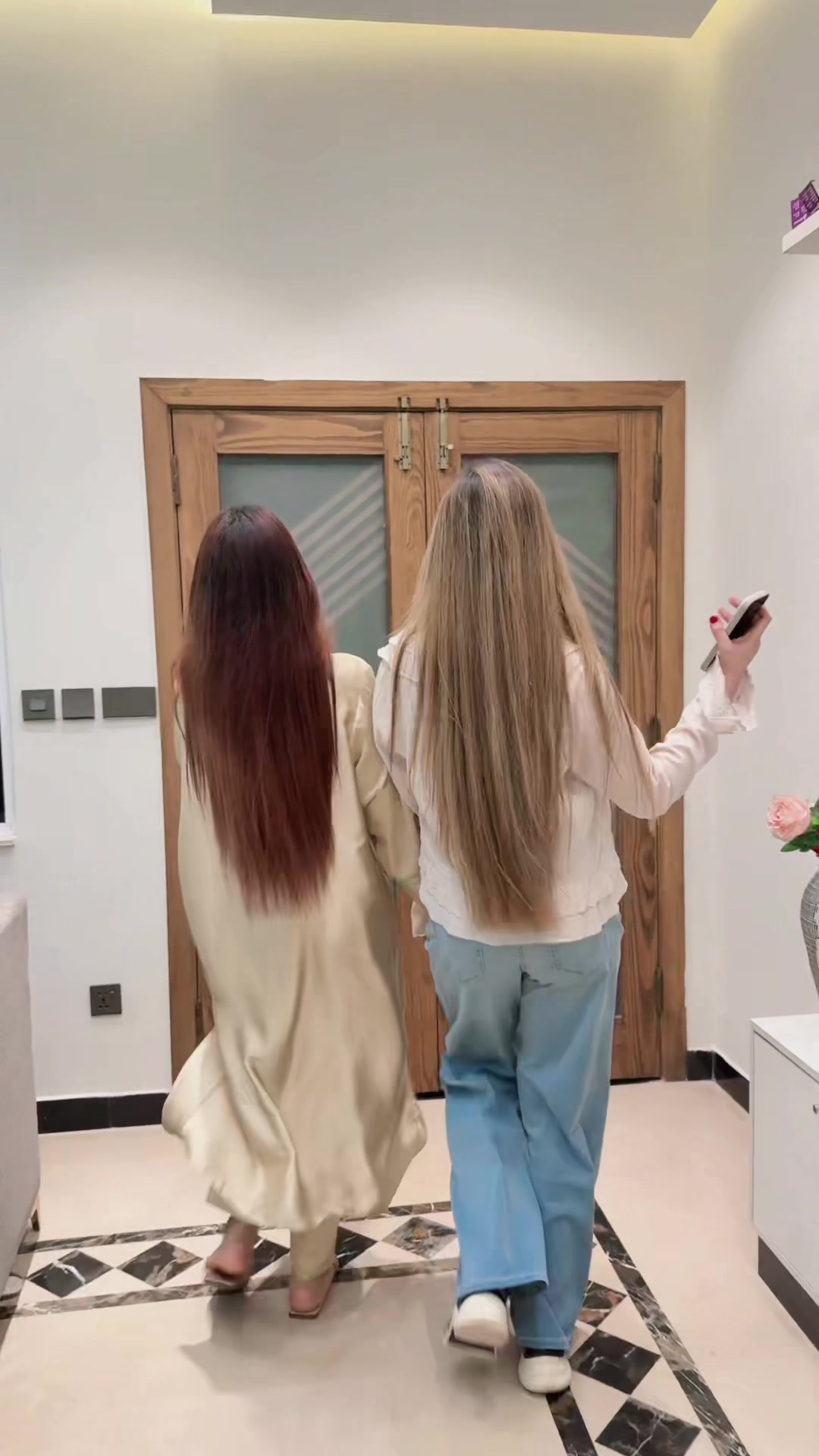 @MAHI 👑