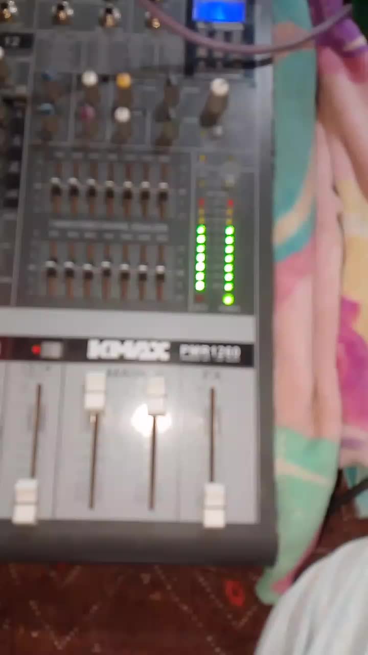 @🎤چیــــتن👀Dj❤️🩹جــــان✌️
