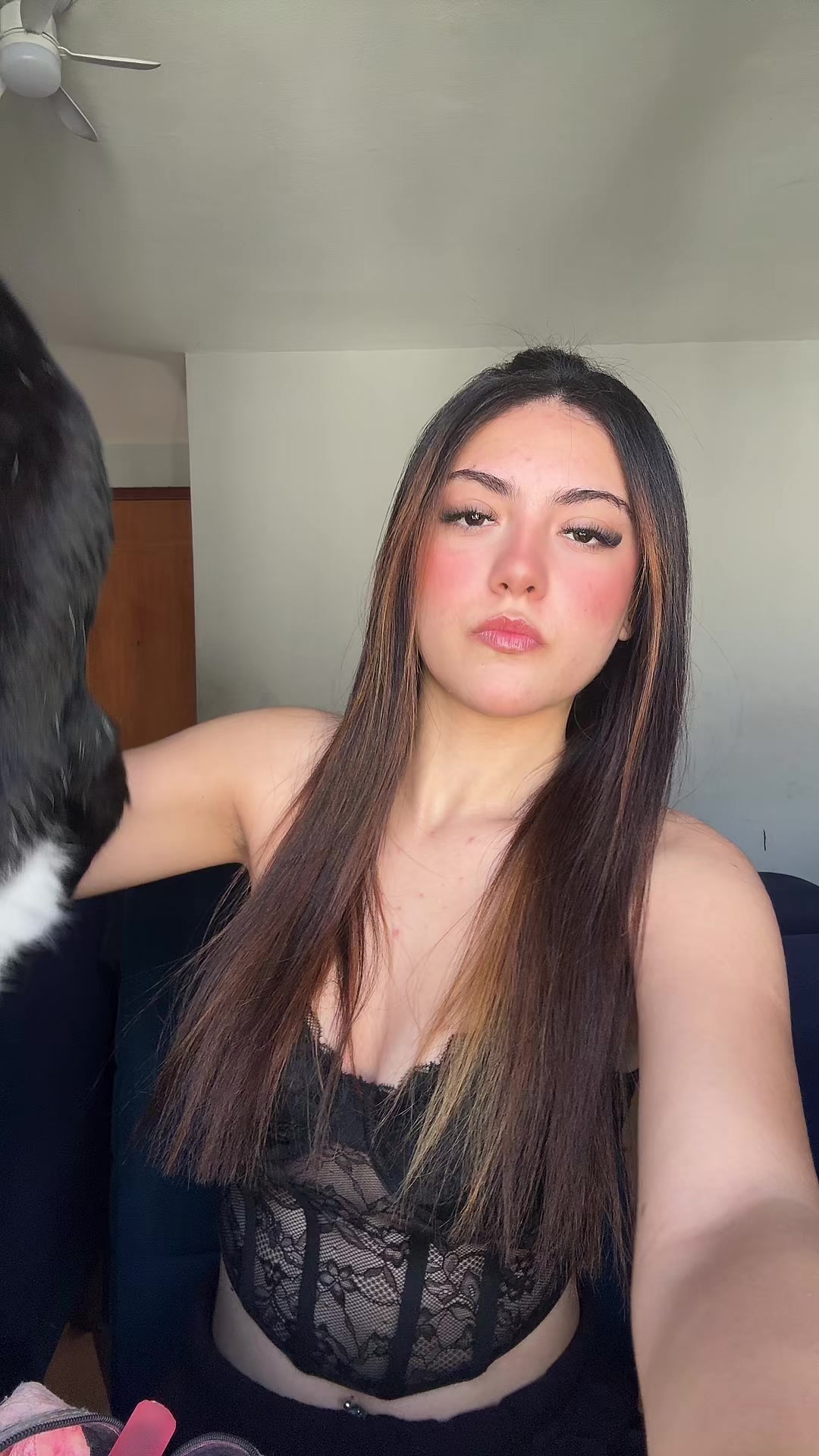 @Ladonii