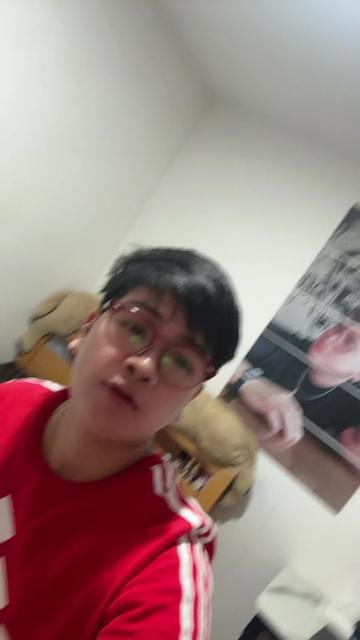 @EMJEi
