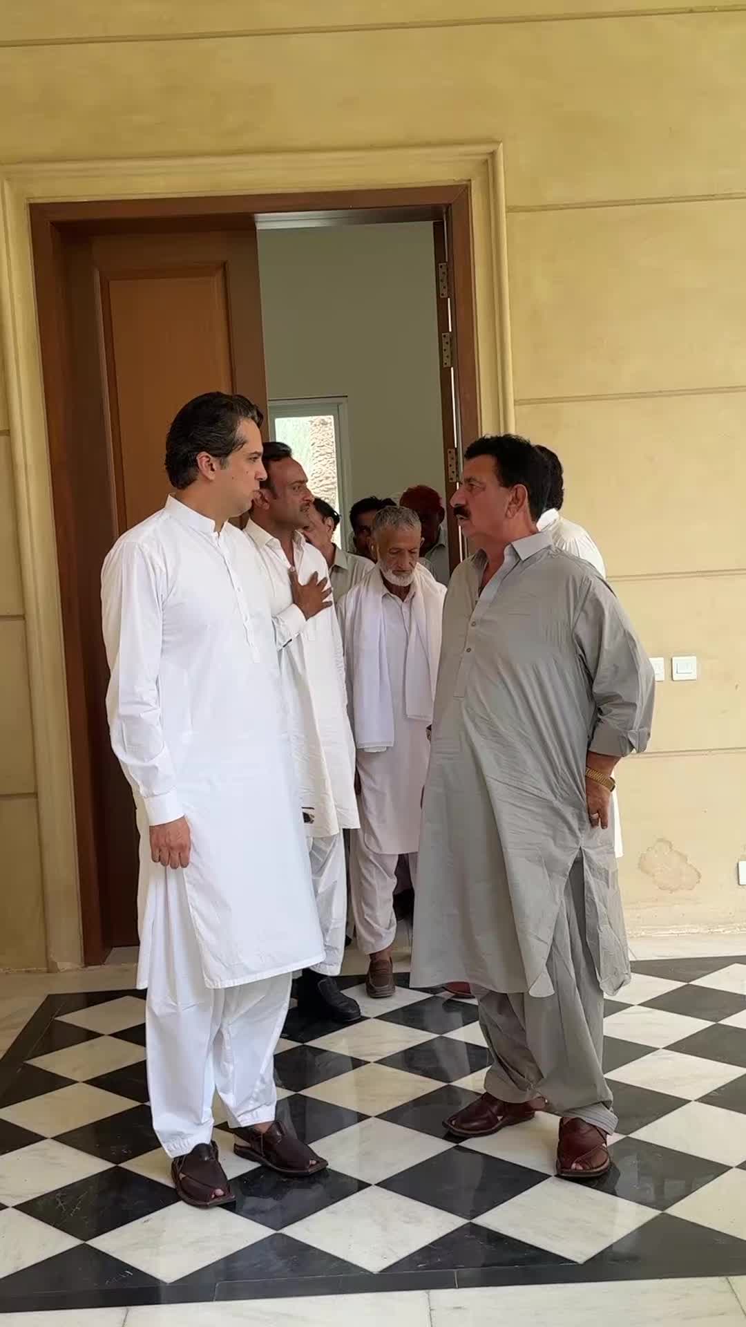 @Makhdoom Hashim Javan Bakht