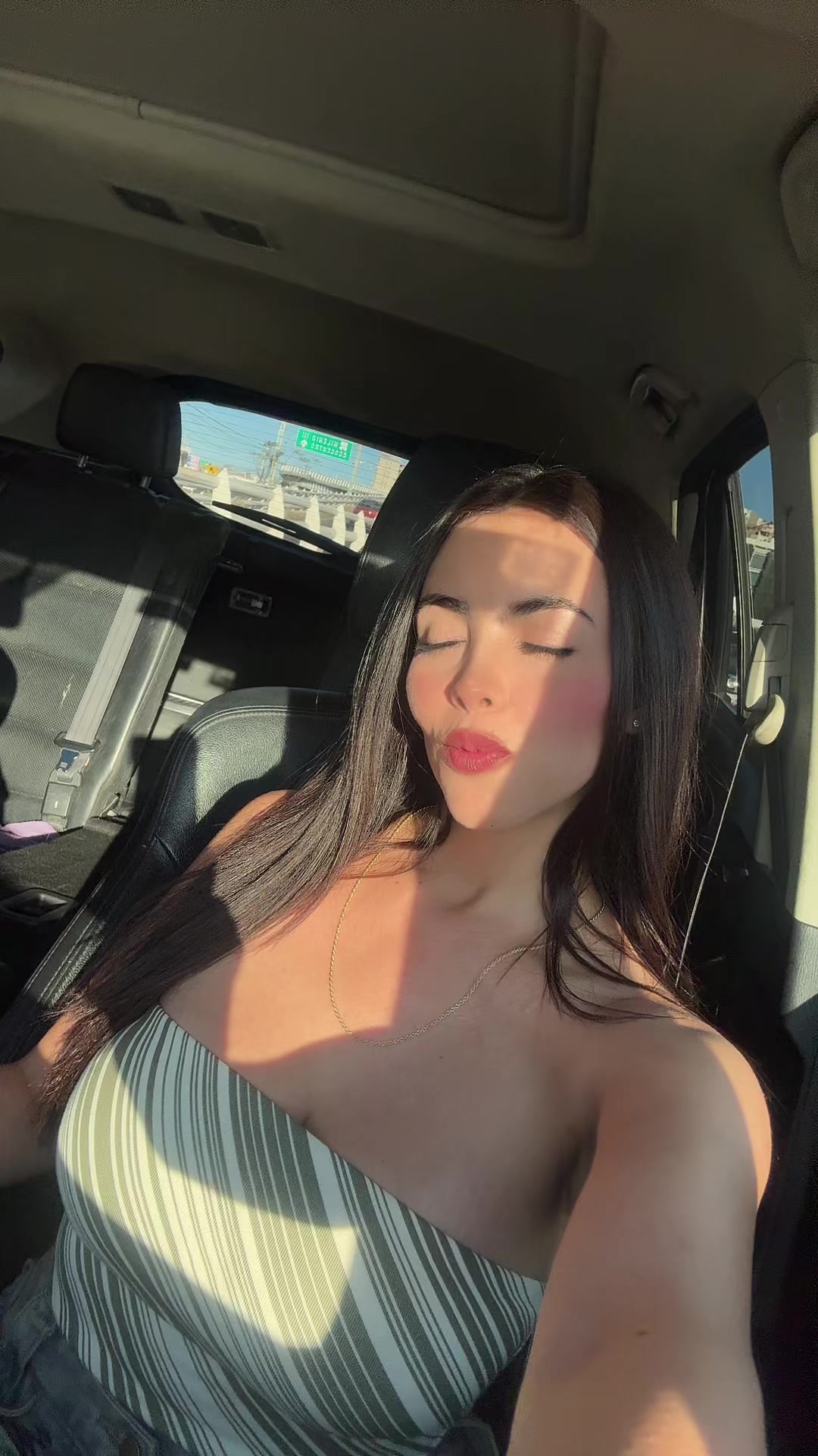 @user23873526143