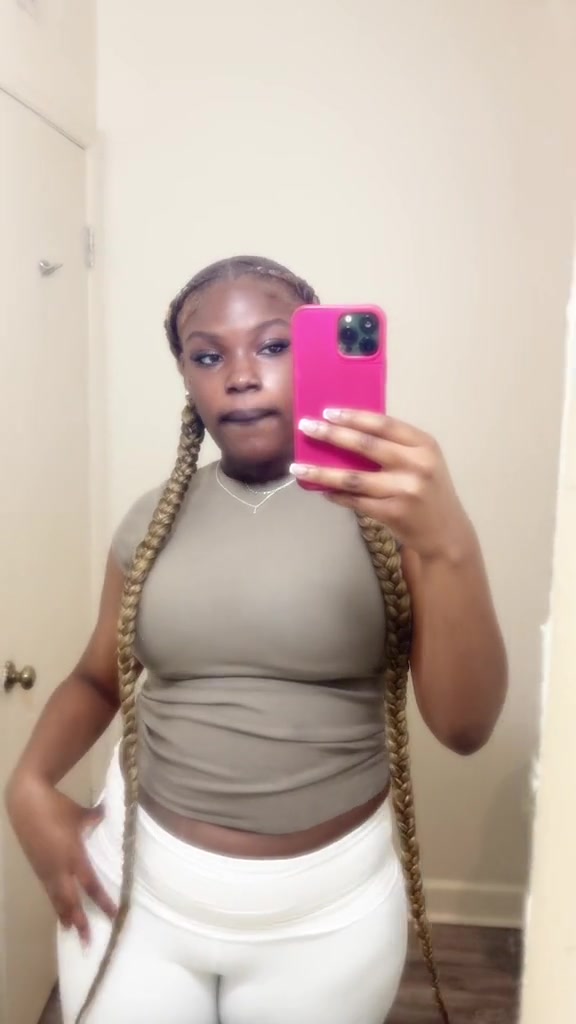 @s i m o n e 🥹👸🏿🫧🤍.