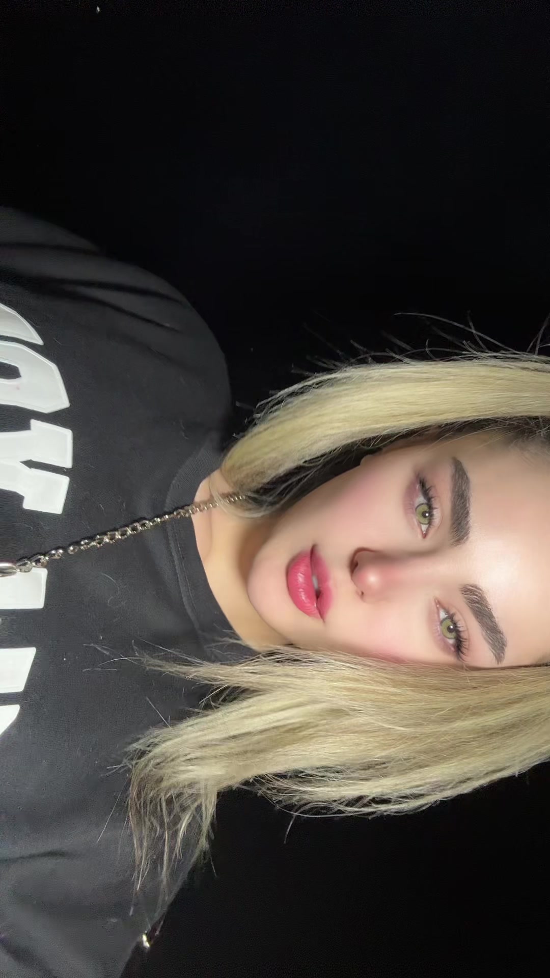 @Yasllina