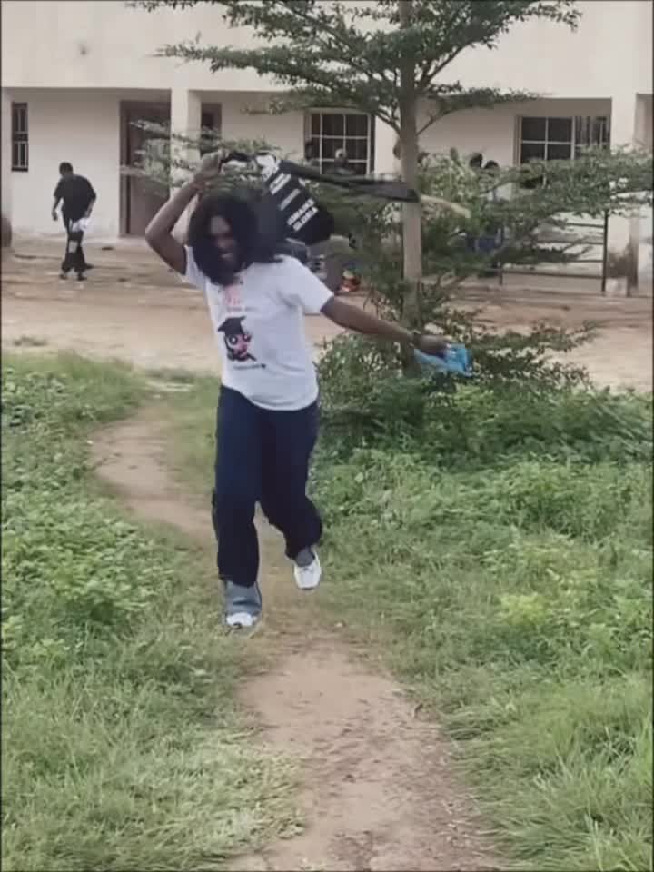 @Sweetsimi001