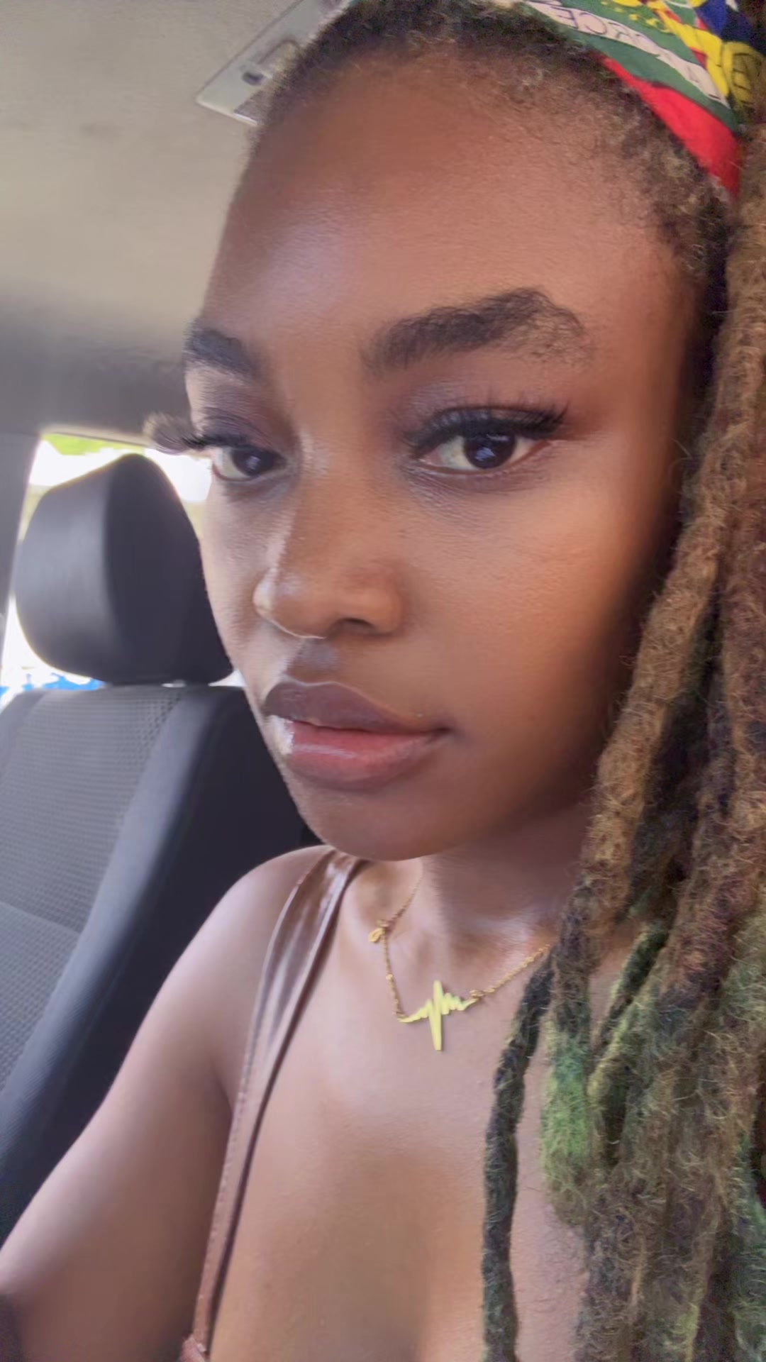 @Ange Carla🇭🇹