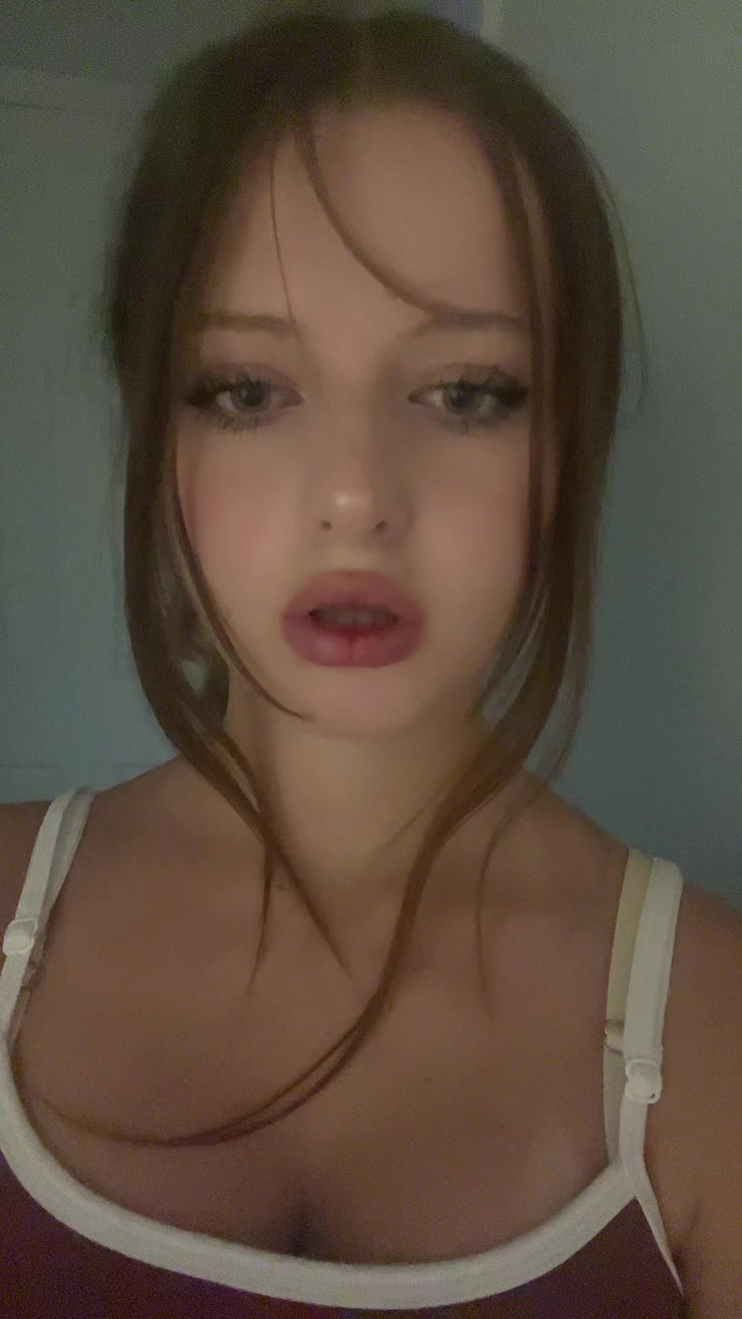 @anyahzhz