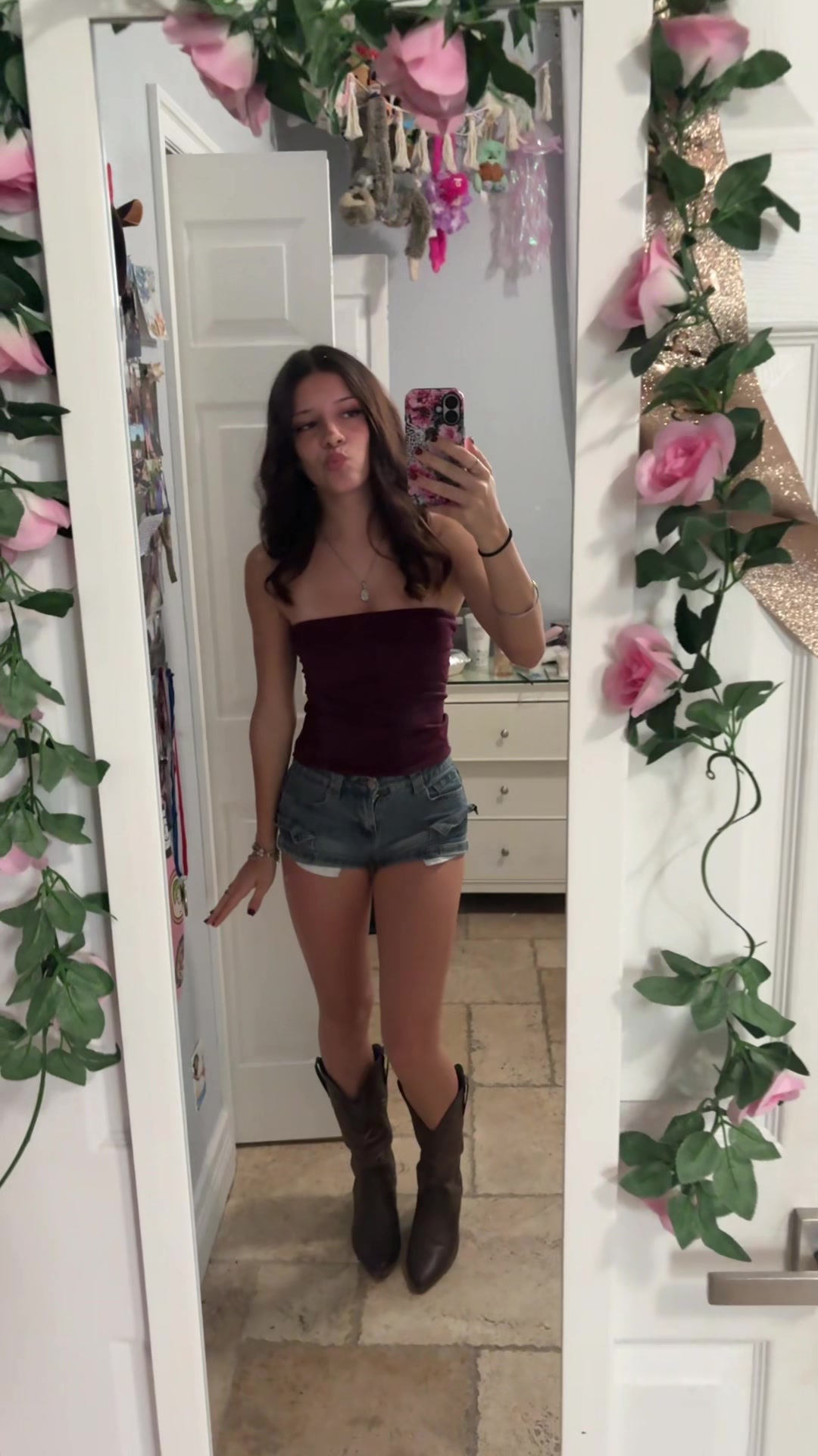 @leslienicles1