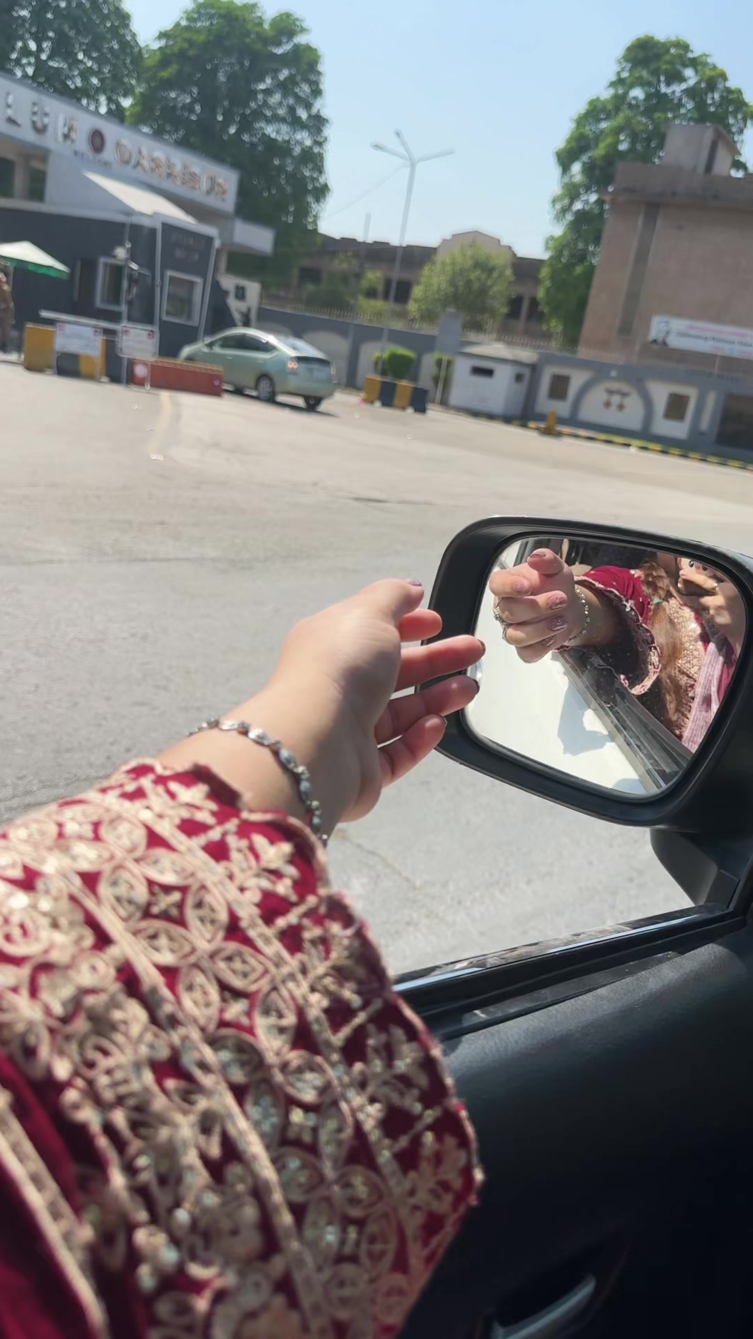 @مانو علی