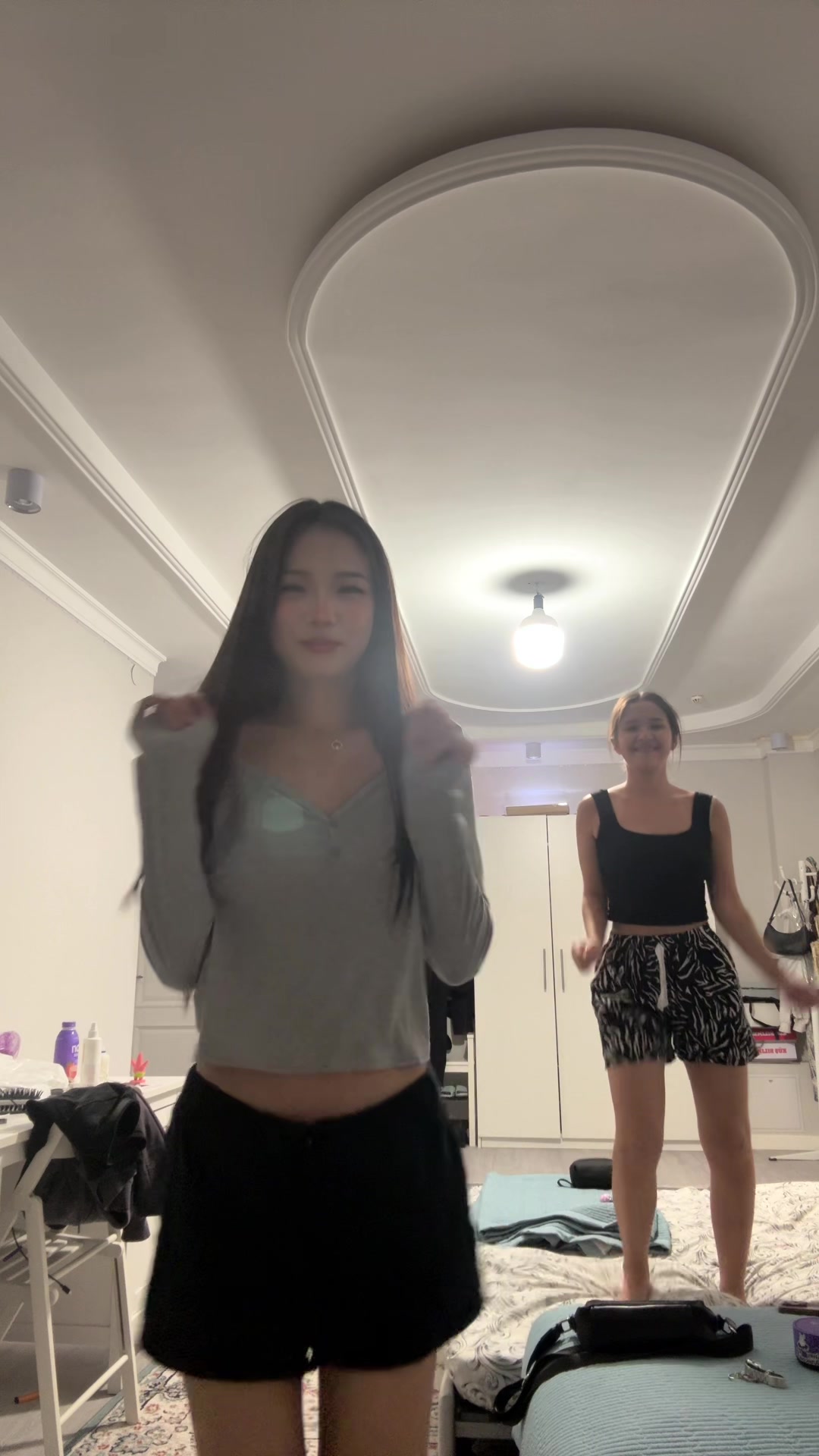 @2,184.8<33