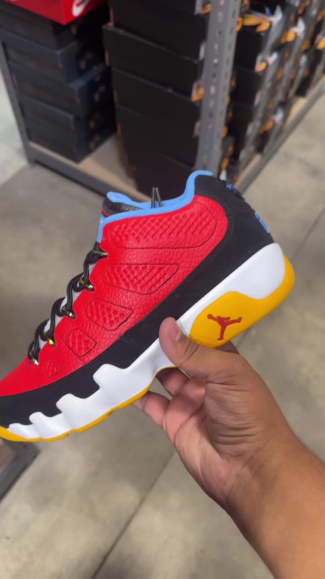 @Trending Sneakers
