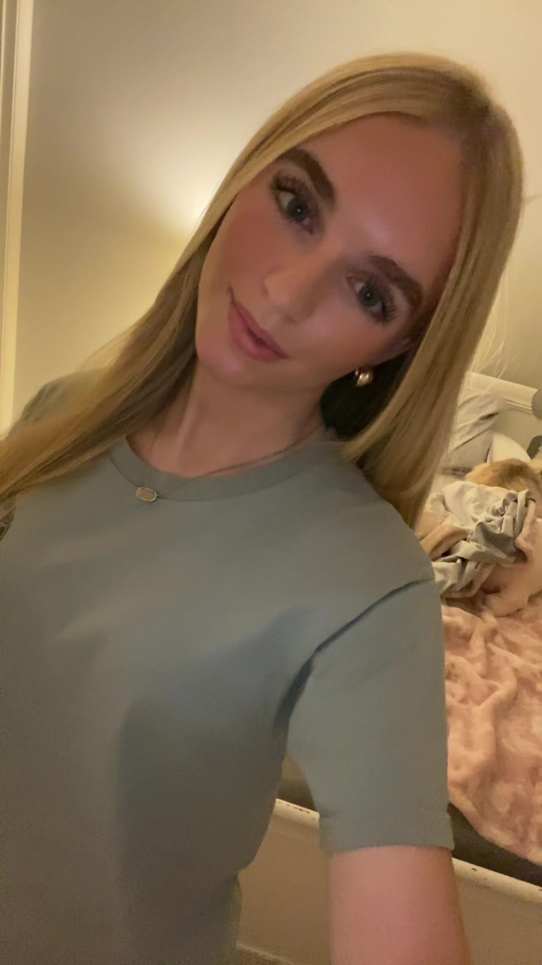 @isabella
