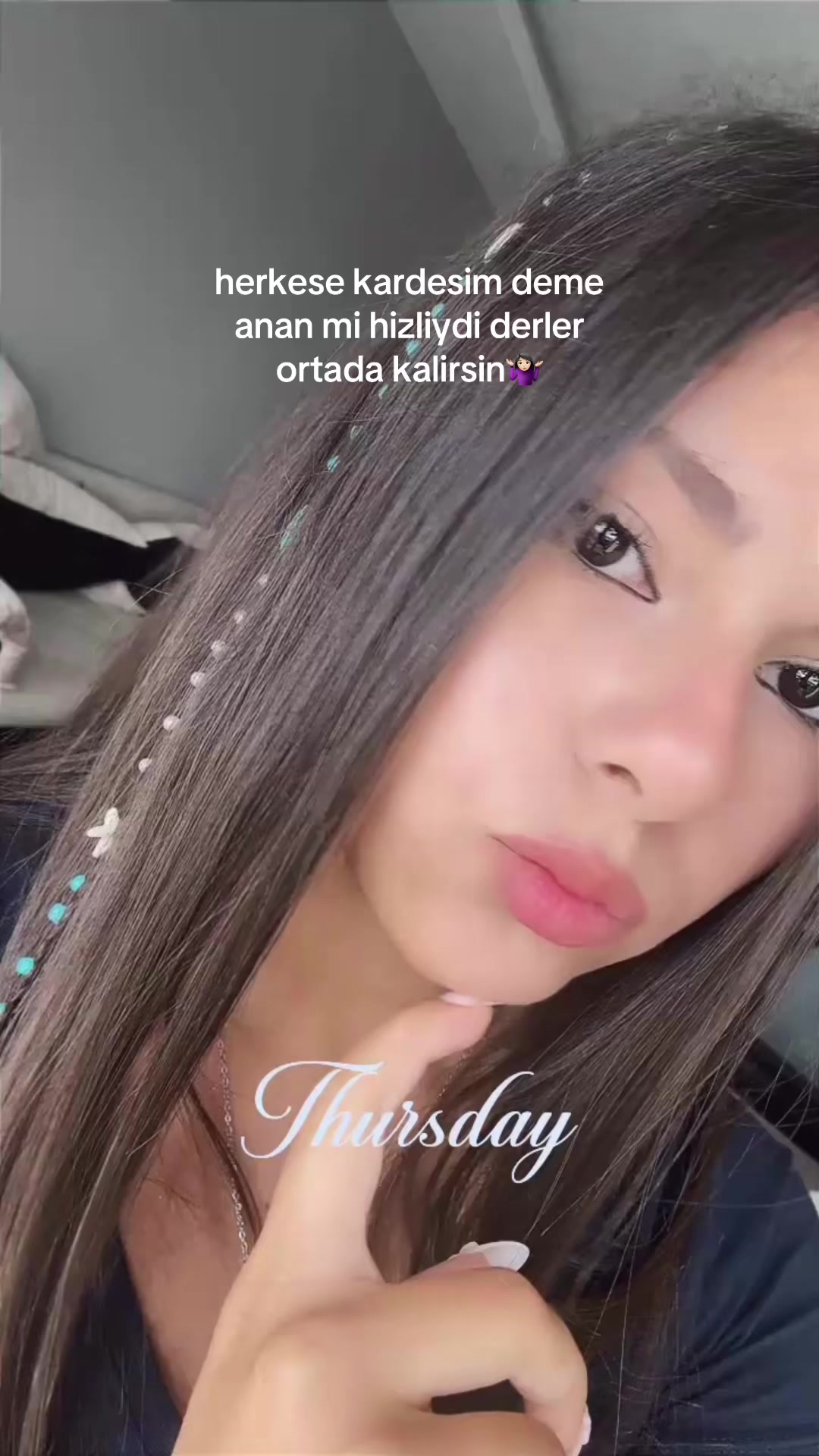 @🤷🏻&zwj;♀️