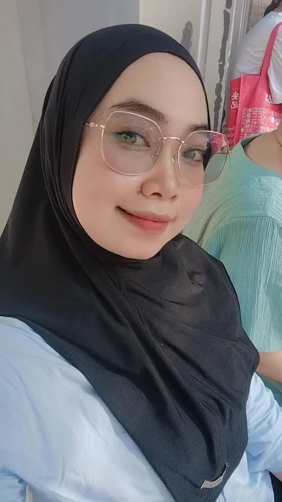 @Queen_Bee๐๐ญ๐ฐ