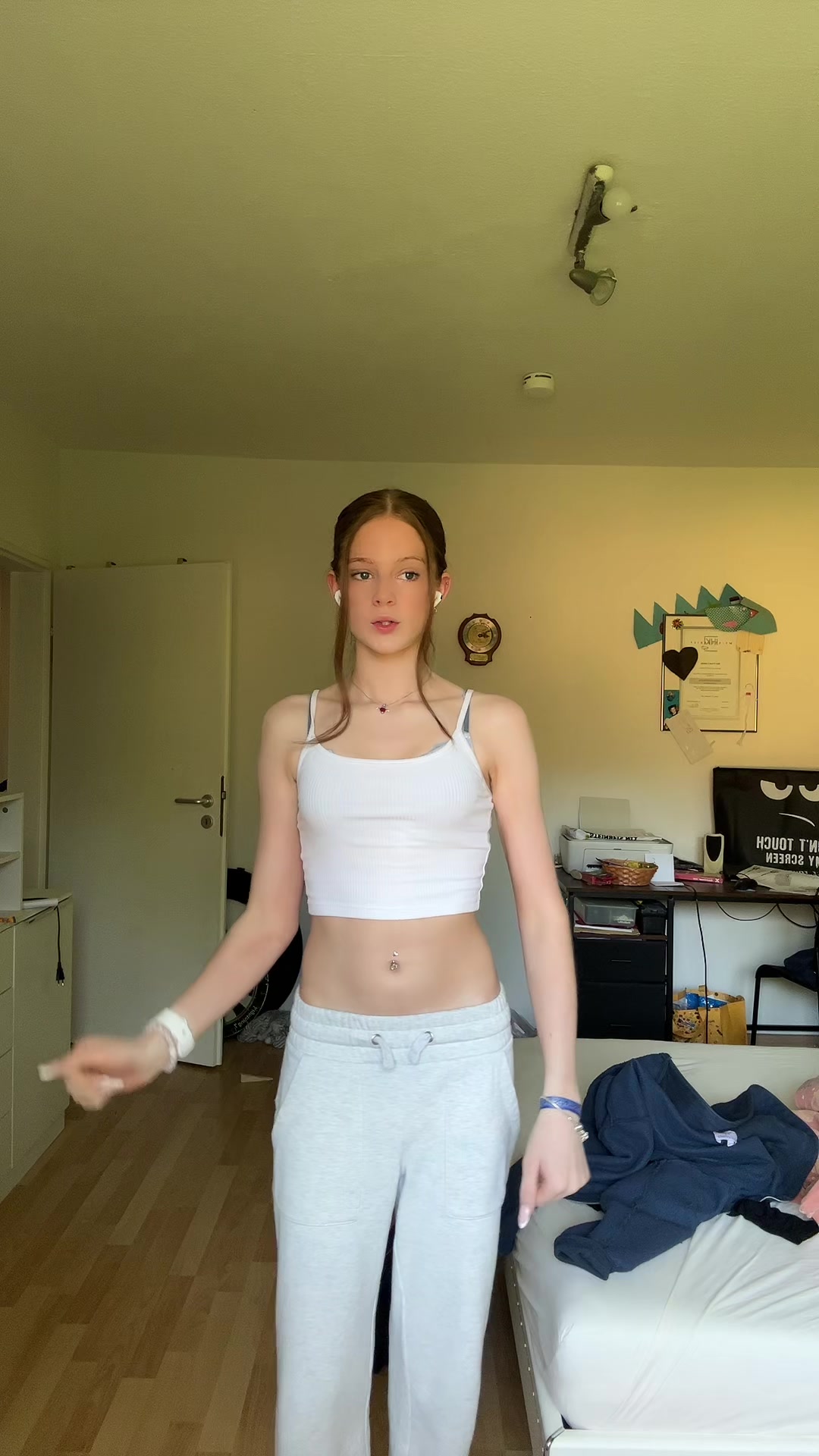 @𝓁𝒾𝓋𝒾 🎀
