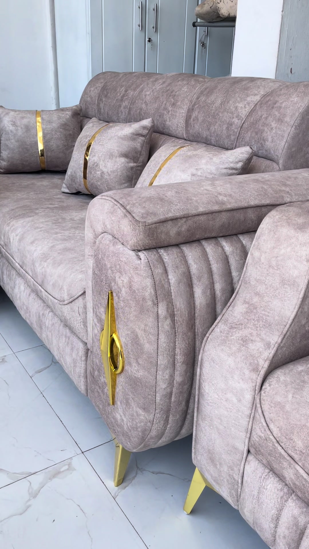 @twins furniture