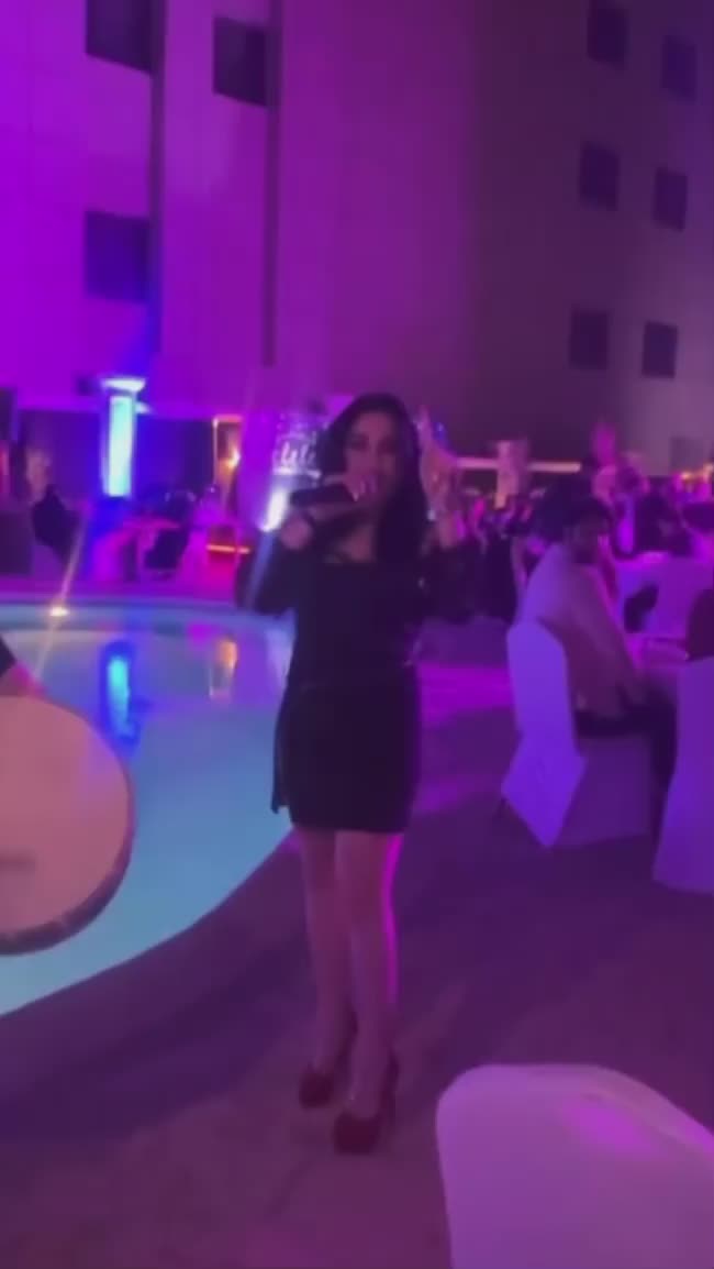 @👸مثيرة للجدل👸
