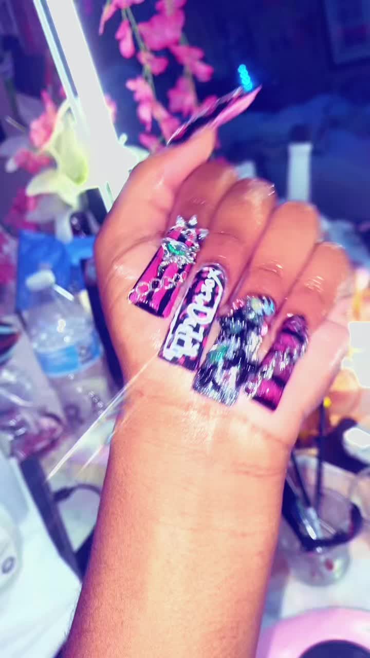 @LeonnaMarie ᥫ᭡
