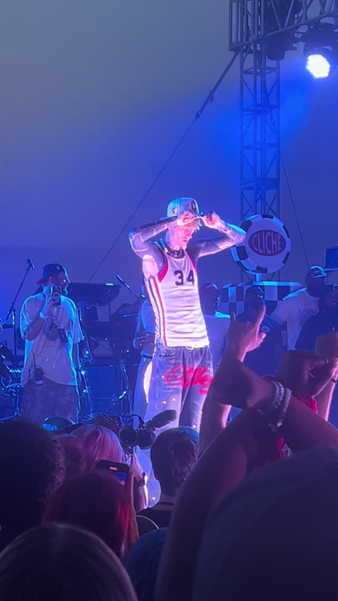 @mgk_tillidiexx