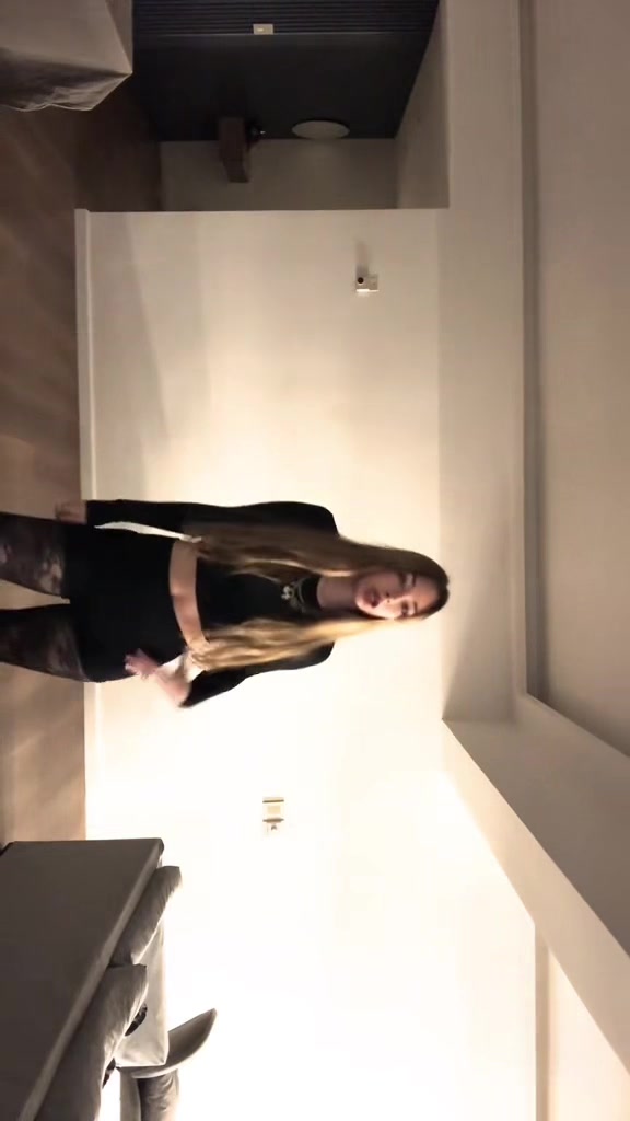 @isabella