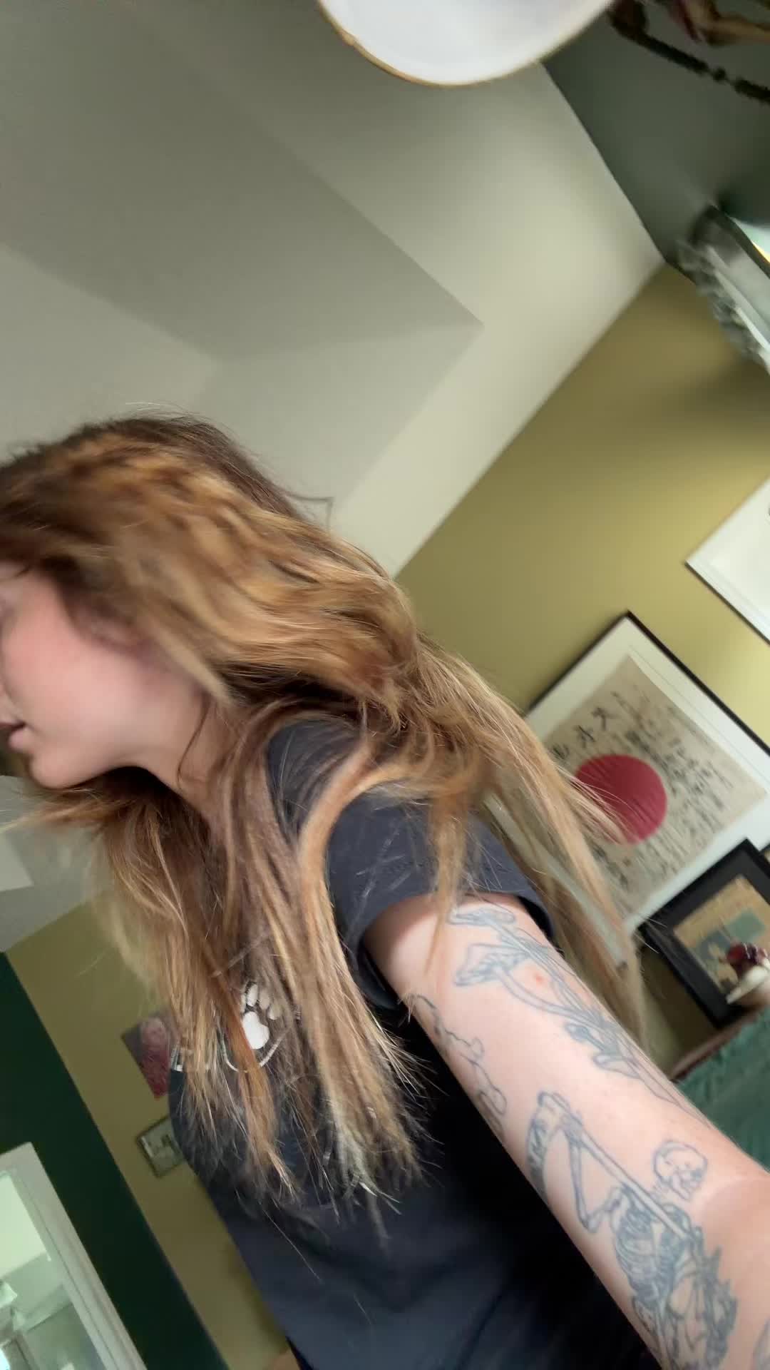 @scrotegirl