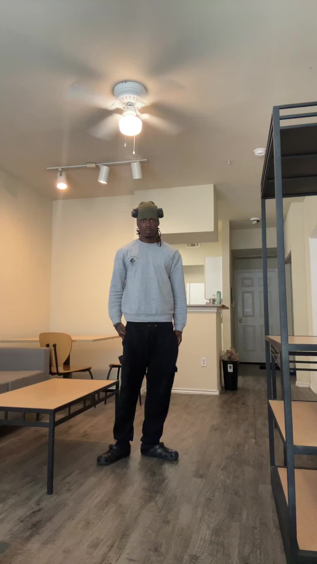 @D A V O🕷️🕸️