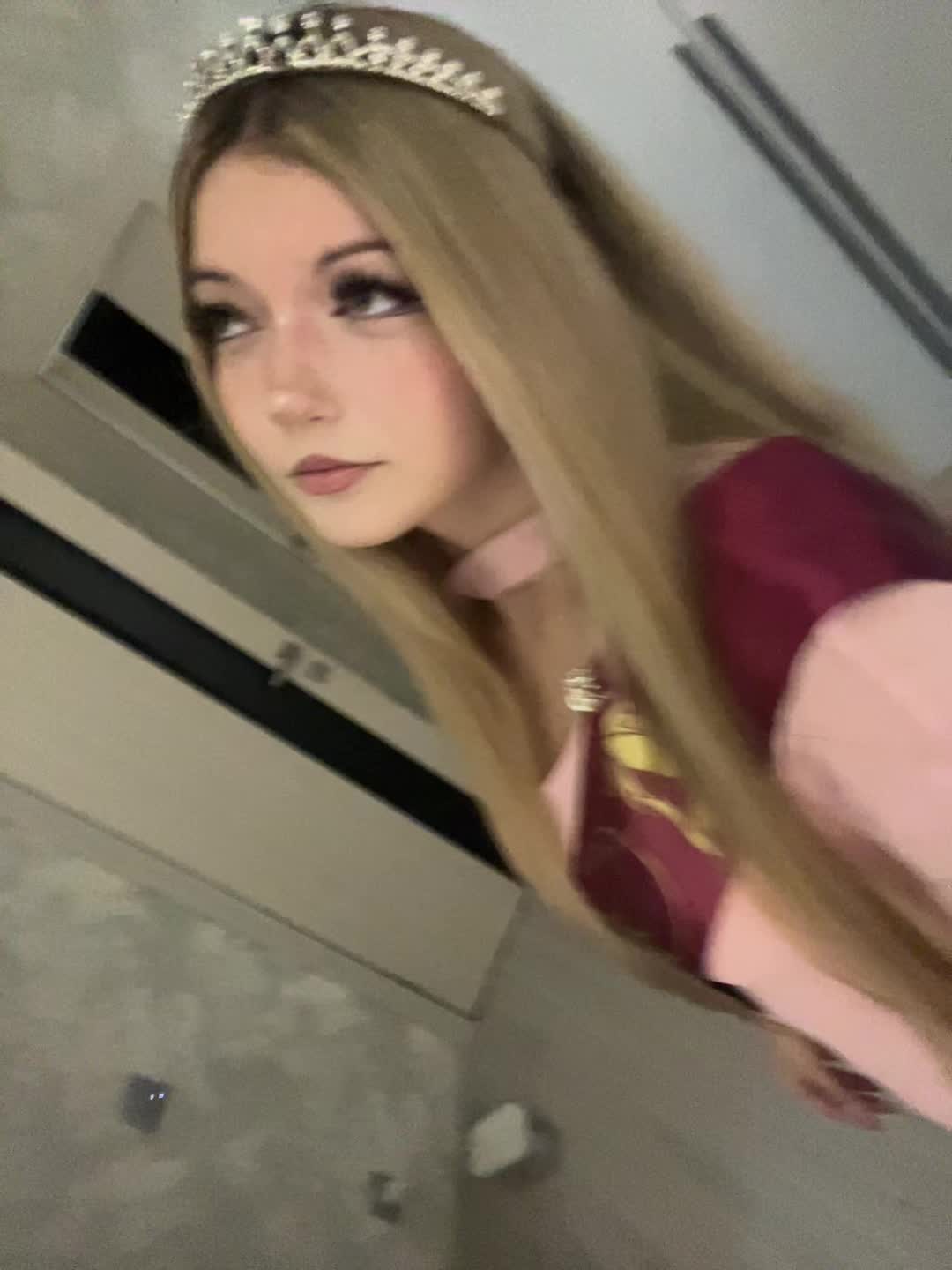 @Avrora_00