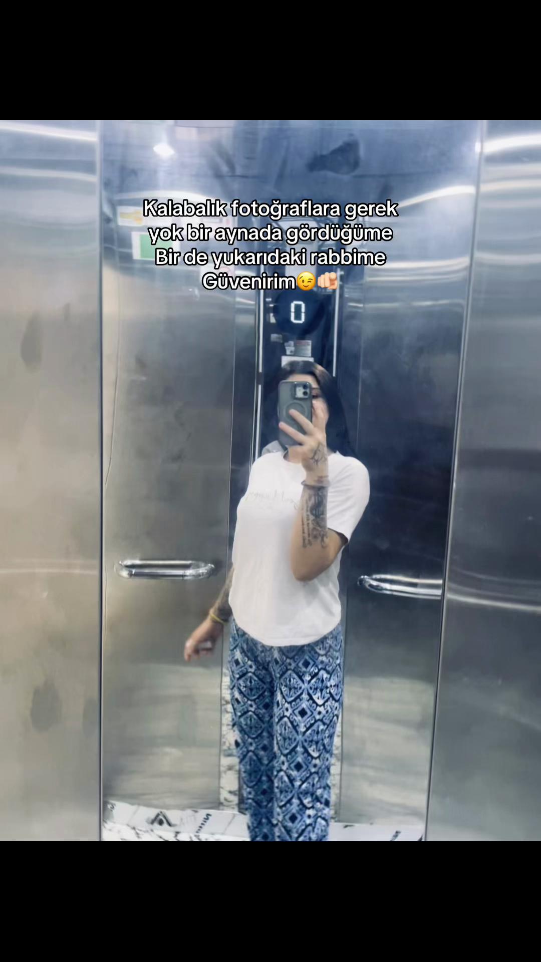 @_esrross