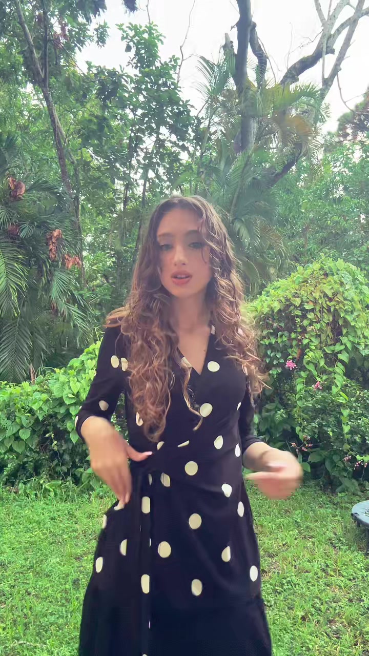 @𝐸𝓈𝓉𝒽𝑒𝓇 𝐹𝓇𝒶𝓎𝒹𝒶 🧁
