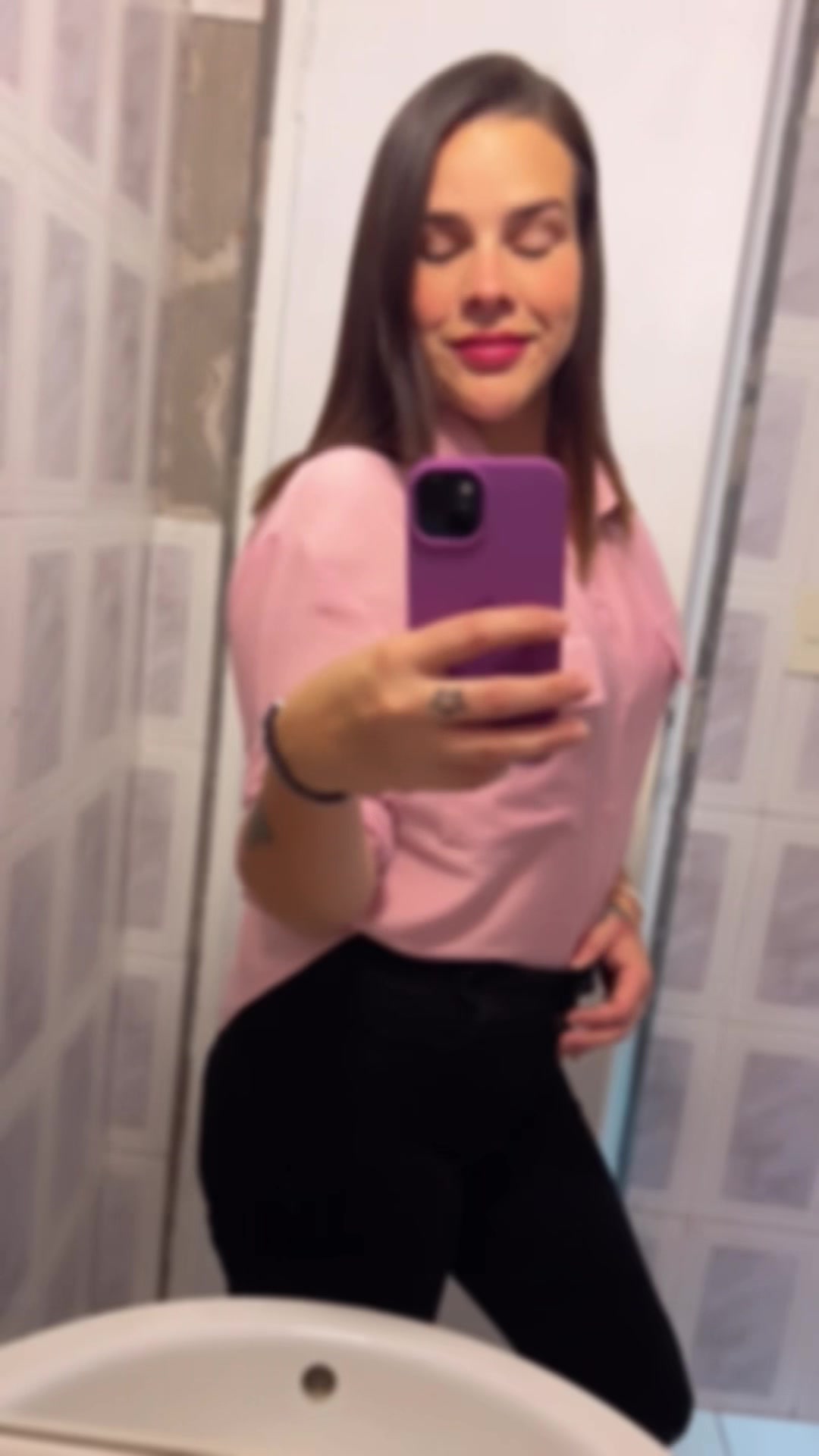 @𝓥𝓪𝓷𝓮 𝓑𝓮𝓷𝓲𝓽𝓮𝔃🌹