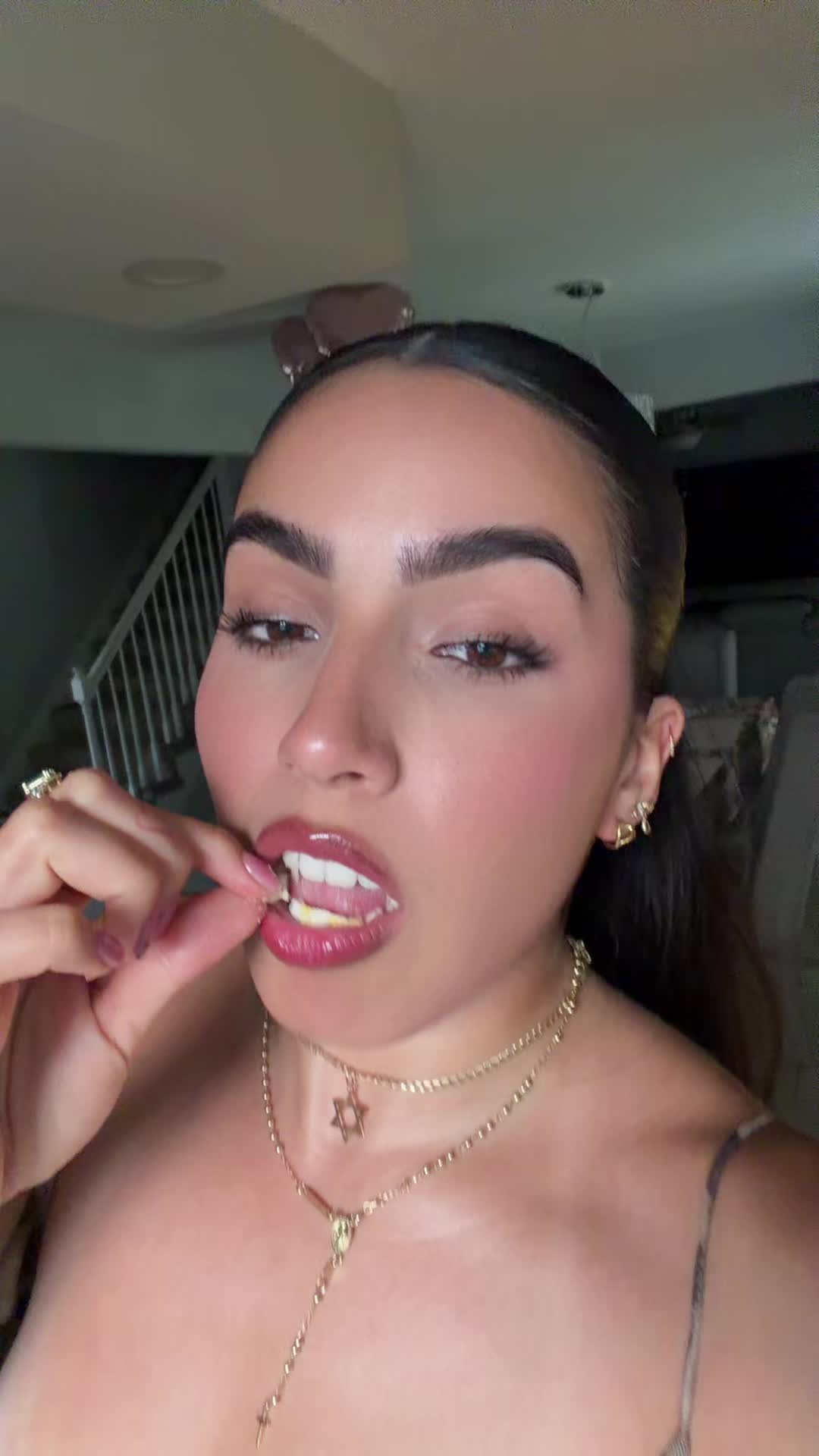 @Pelinegra