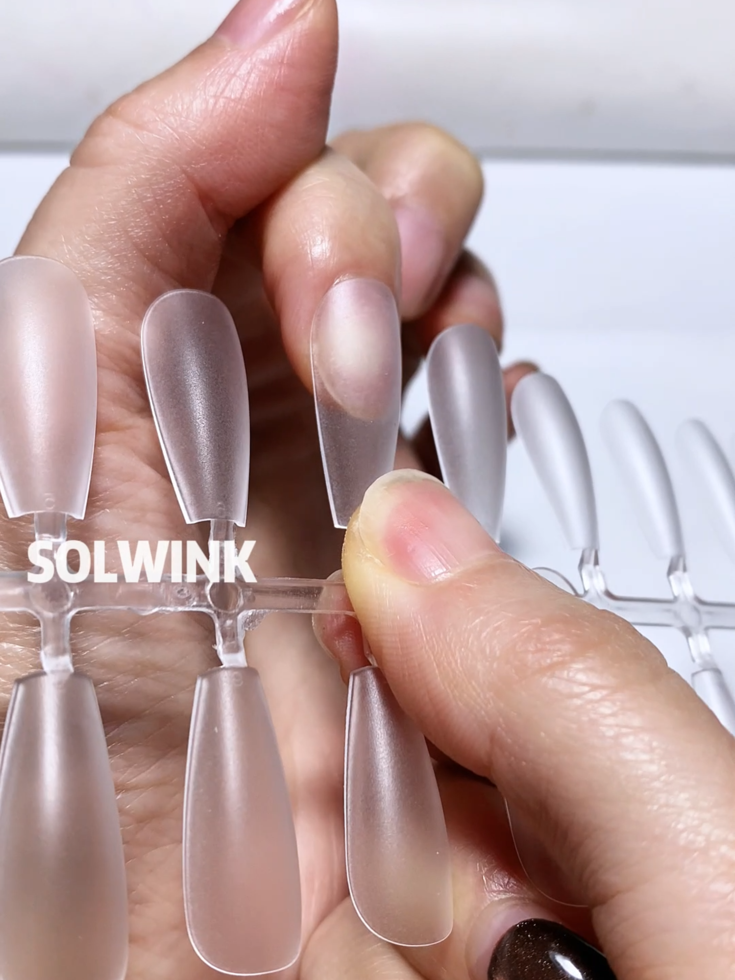 @Solwinklovenail