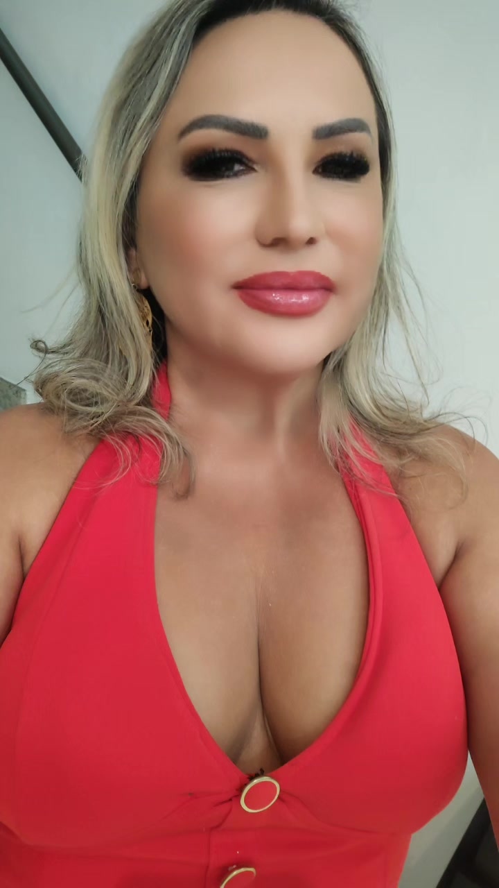 @V&acirc;nia Moura