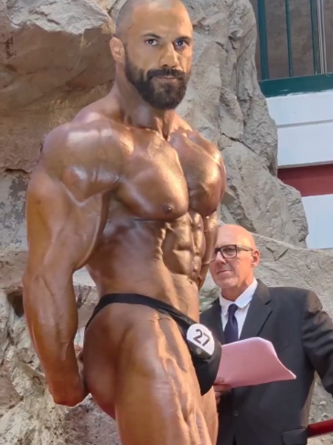 @Beautiful Muscle Male