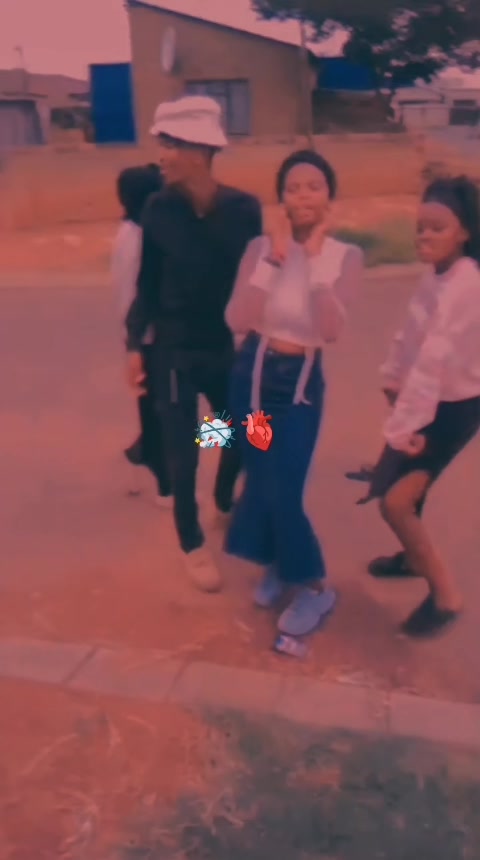 @Skhalo nyana wakhona 🤟🤟