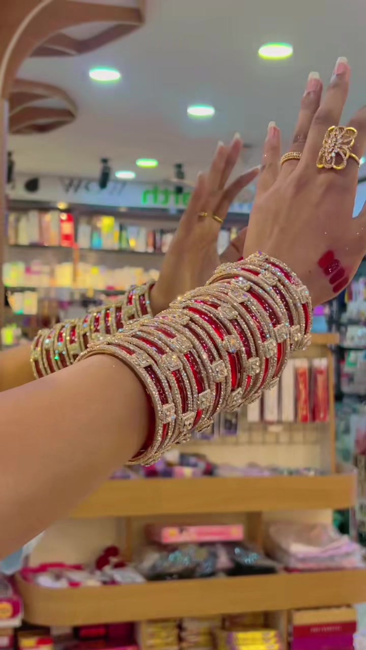 @Aaroshi Korean shop 🧿