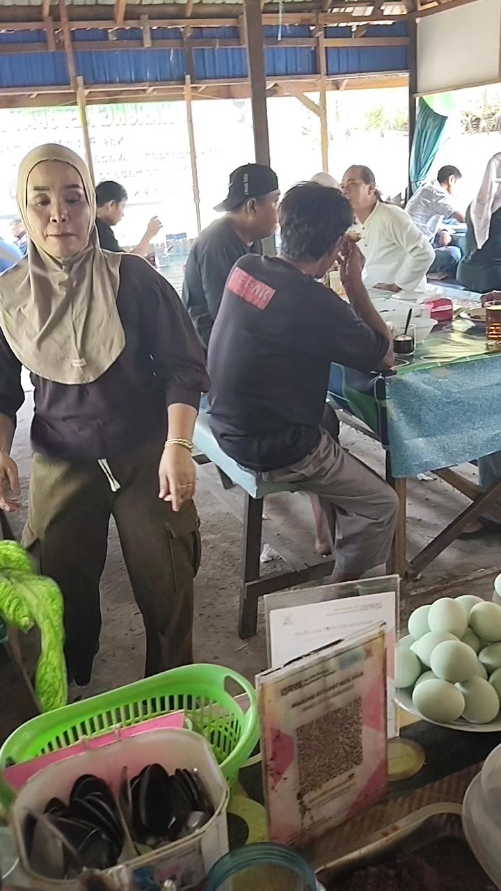 @warung katupat acil ella