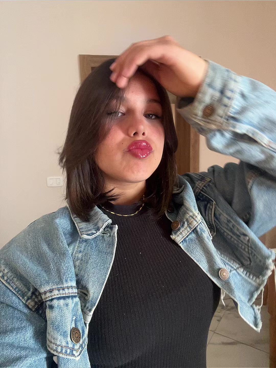 @𝐓