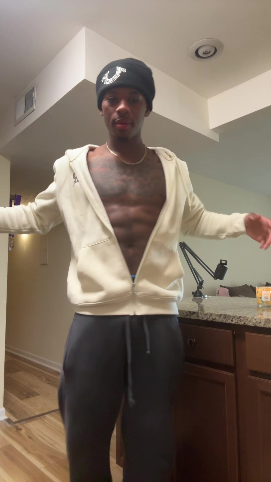 @dmoneydame