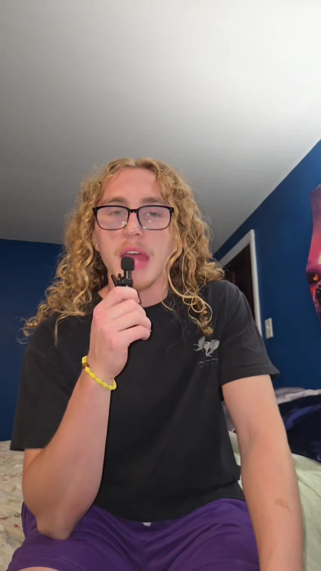 @GoldieGl0cks