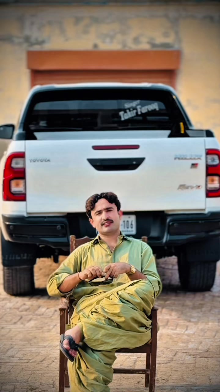 @Singer Tahir Farooq