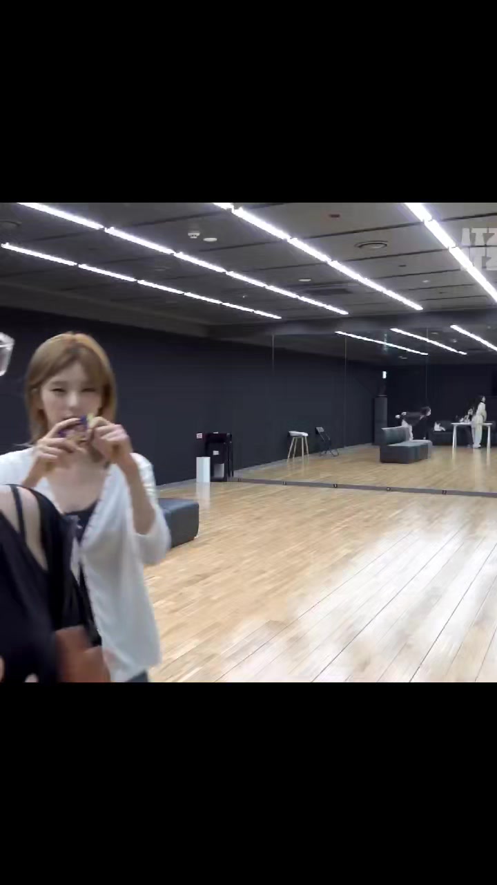 @๐ฉ๐๐ฐ๐ฅ๐๐ฌ๐ฌ.._โ