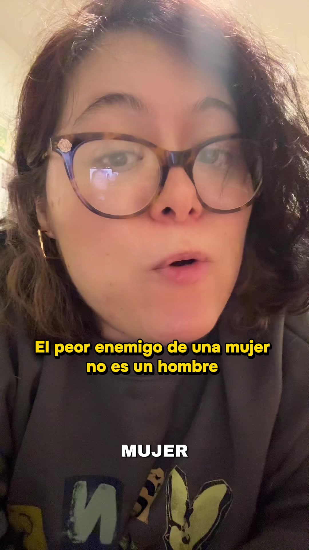 @oyeleslie_